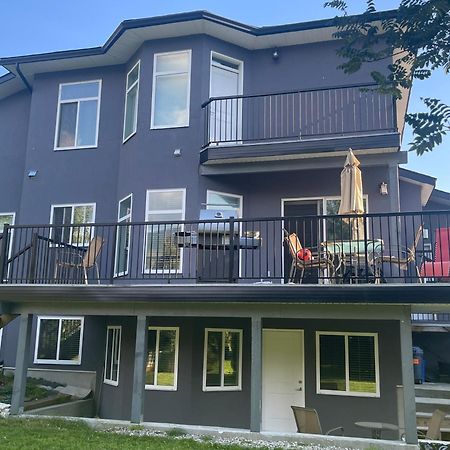 2 Bedroom Suite With Full Kitchen Revelstoke Bagian luar foto