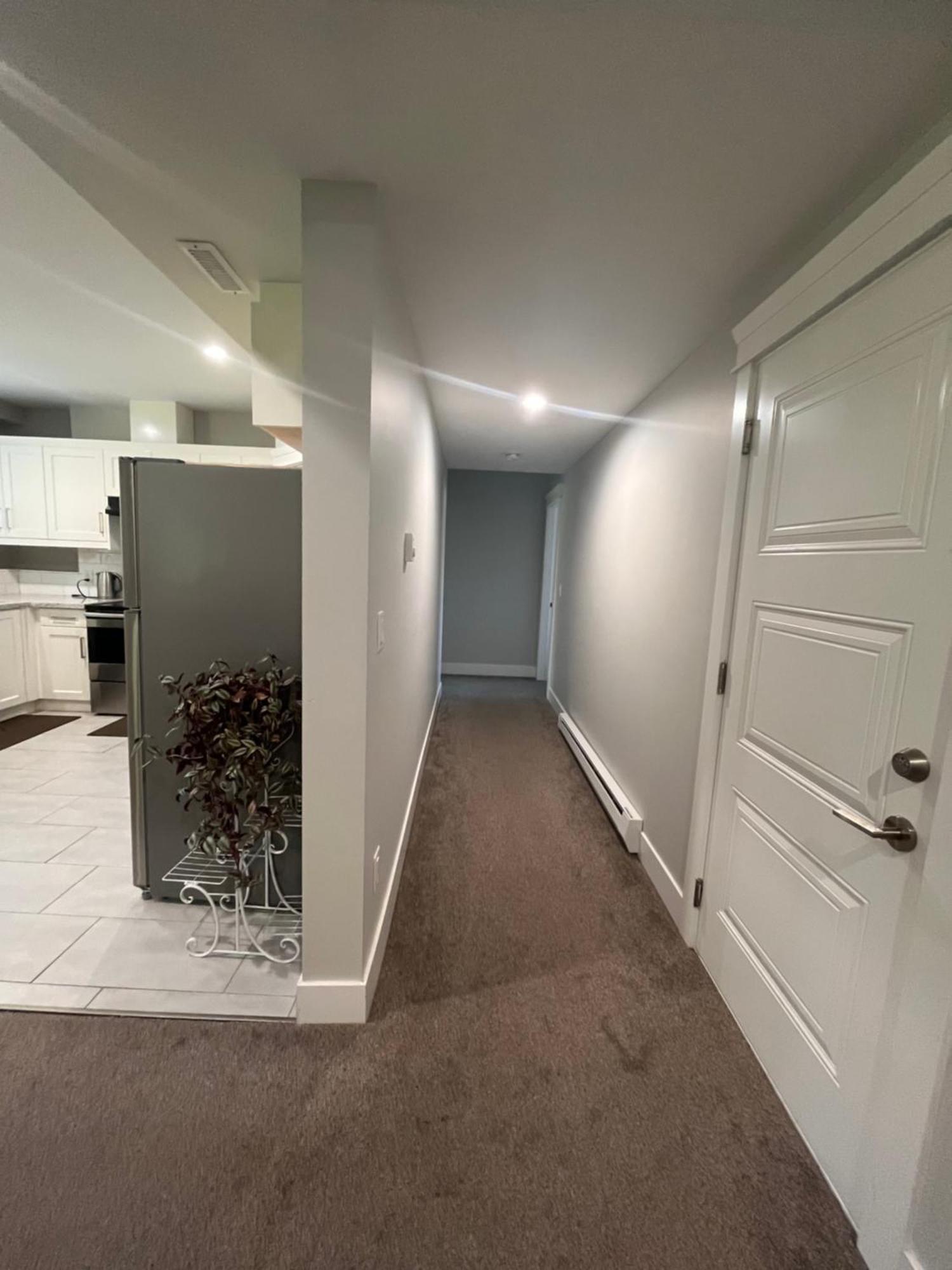 2 Bedroom Suite With Full Kitchen Revelstoke Bagian luar foto
