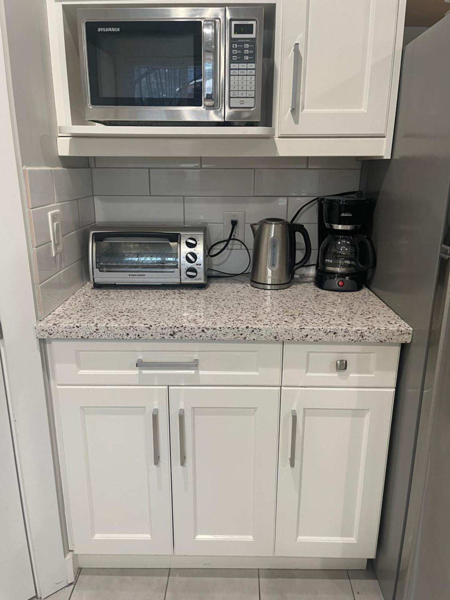 2 Bedroom Suite With Full Kitchen Revelstoke Bagian luar foto