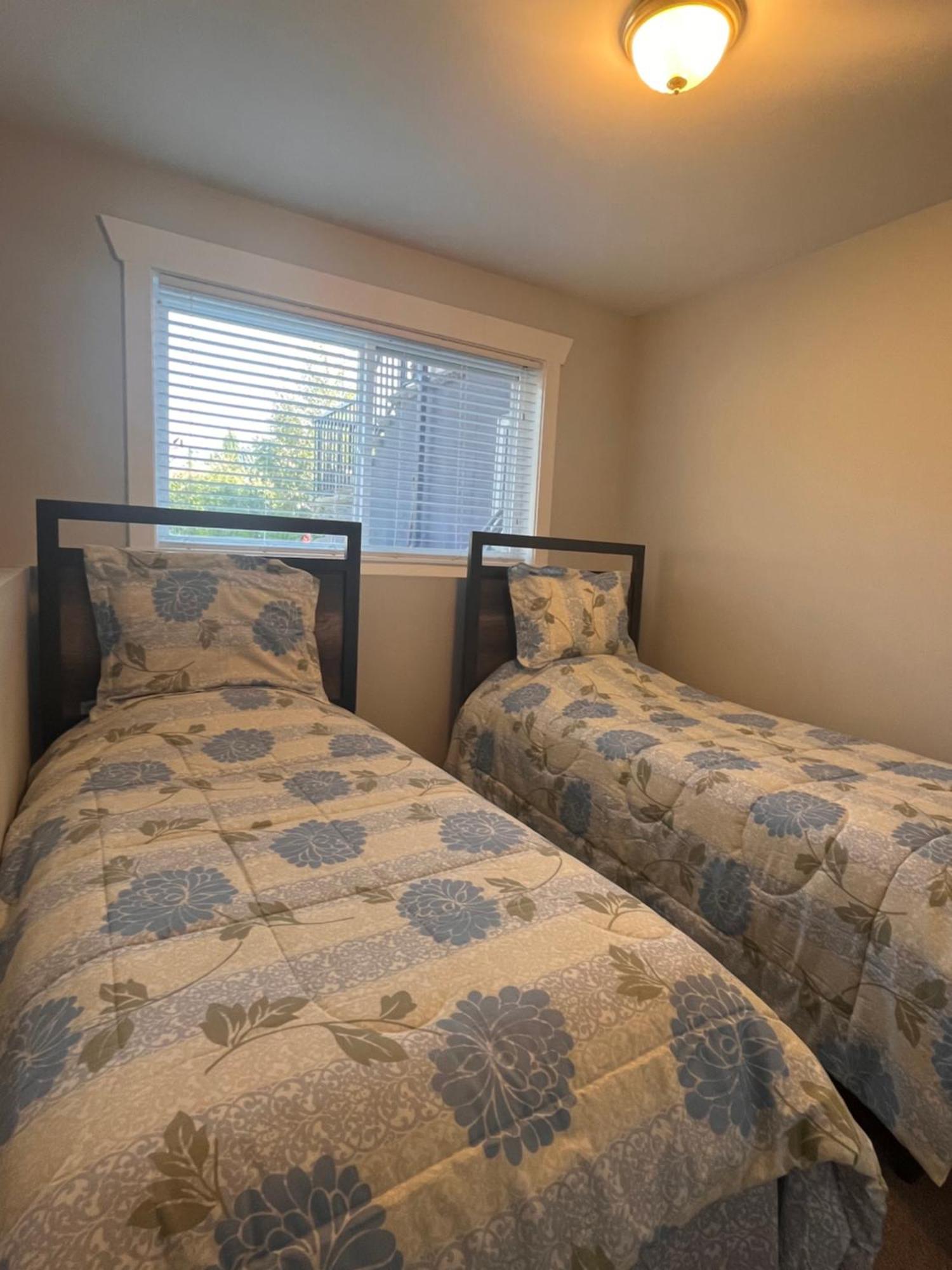 2 Bedroom Suite With Full Kitchen Revelstoke Bagian luar foto
